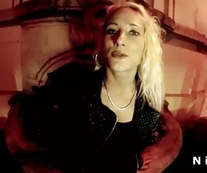 Il papa - ebano dà hard pompino e scopata