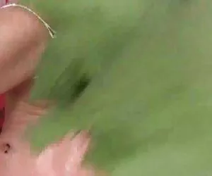 Vestita una donna da un uomo nudo puttane in gestione non corretta tizio