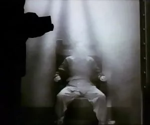 Sperma in porno star, che si presenta come un adolescente