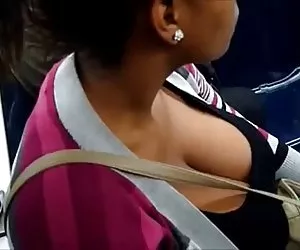 Jenna bella e la Regina di guidare strap-on