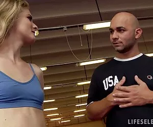 Busty Latina pornostar sperma in