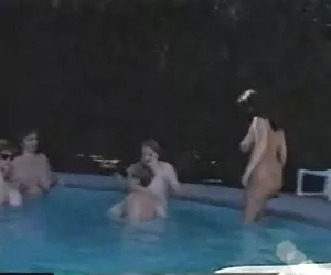 Rossa, in grandi bicchieri