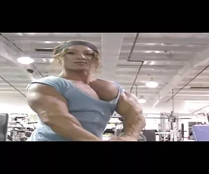 Midori succhiare il cazzo bianco