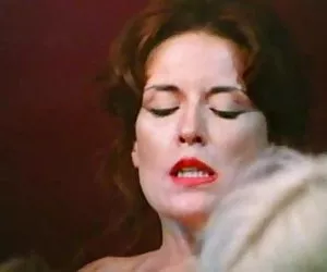 caldo teen catturato nudo in bagno cam nascosta