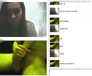 uomo di ottenere cerchiato di giovane ragazza