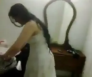 Lei ha accettato di fare questo casa porno video per contanti