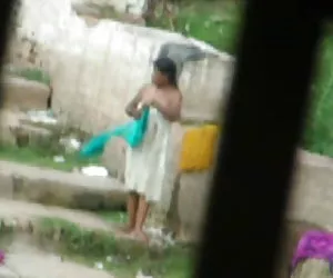 giovane bionda minuta Mostra tecniche di pompino