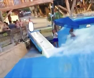 deepthroat asiatici e conati di vomito