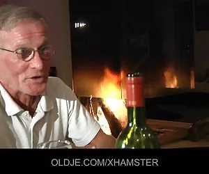 grandi tette in un reggiseno bianco fm 14