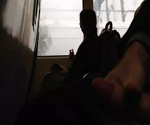 pompino superiore usando la sua bocca e la lingua