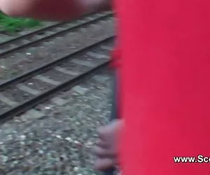 moglie esce e lui sbatte la sua mamma calda