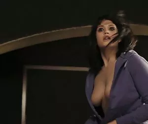 Lusty babe in lingerie piccoli ottiene finale torta di panna