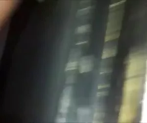 Kinky milf lapdances e giostre su grande gallo