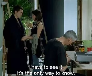 scena di ragazze costrette 3