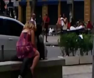 Hot milf e non sua figlia in un trio insieme