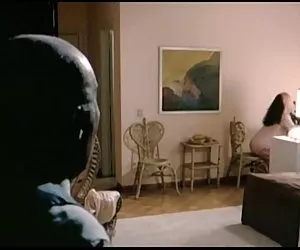 Sexy sgualdrina ballare e scopare in un club