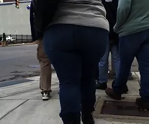 Lei ottiene il terremoto aveva tra le gambe