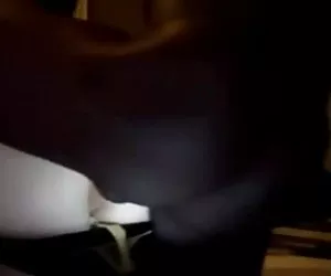 Londra domina Vanessa Cage