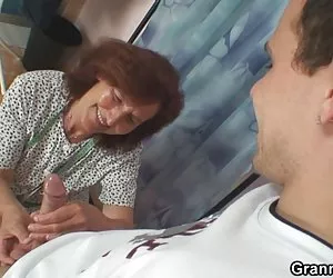 Lisa - culo sbottonato