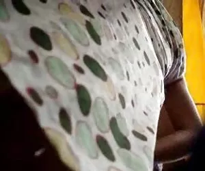 bionda vestito panty teaseoutside