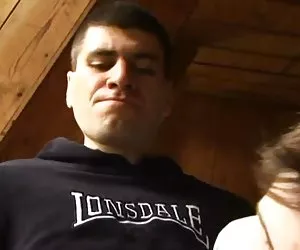 Sexy hot chick ama soffiare galli