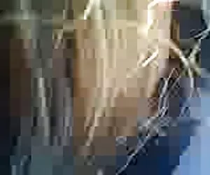 sporco cameriera latina facendo i lavori domestici