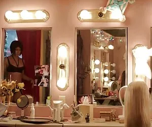 milf bionda payton leigh ha una bocca calda per gallo