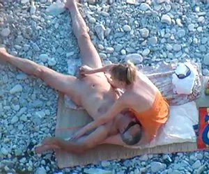 ragazza amatoriale succhiare ingoiare e falli