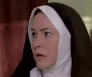 moglie si fa scopare, fa il maritino sorridere!