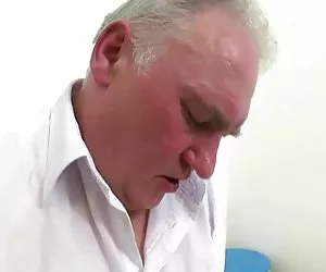 ragazzo scopa la sua ragazza modello foto