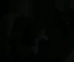 con gli occhi bendati 18 anni scopa e succhia un grande gallo nero