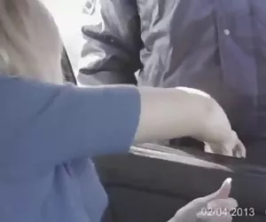 Slim simias adolescente si fa scopare sul bancone della cucina