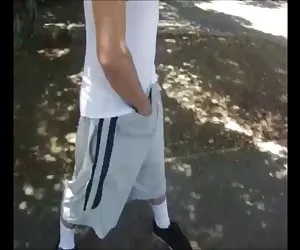 bruna scopata in ogni buco da due uomini