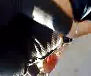 Guardami negli occhi belle mentre succhio il tuo gallo