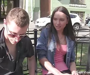 Cute teen bruna - primo anale