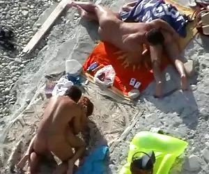 baisee par ONU etranger devant figlio copain!!! amatoriale francese