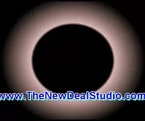 ragazza accidentalmente colpisce le palle poi compensa tutto