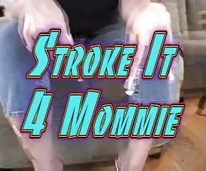 moglie si masturba voyeur spiaggia nude mentre parla con il marito!