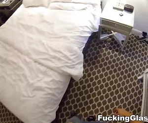 Sputare sulle sue tette