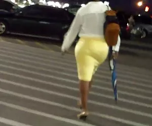 Sarah giovani si masturbano al di fuori