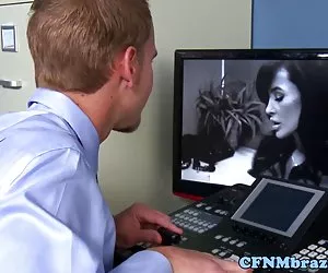 Asa Akira impazzendo con- reyes e Misty Stone