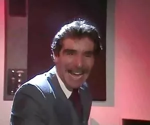 sorellastra incinta ripaga non suo debito fratelli