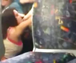 teen con tette piccole si unisce la coppia per trio