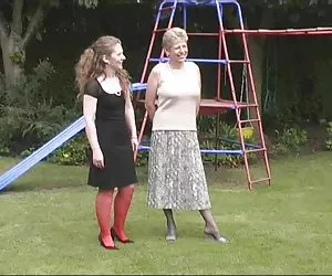 Milf succhia fino a farlo scolare