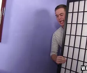 madre matura che gioca con la figa pelosa