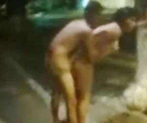 Guarda come clarissa dà lei stessa un bel orgasmo