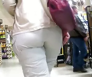 succosa bolla butt agitare in lingerie e calze