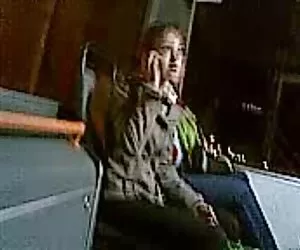 Massive cumshot su piedini in nylon e tacchi!