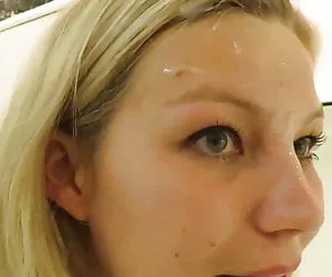 Nikki re e candy Kane in un negozio di biancheria intima