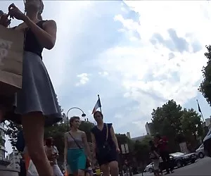 La polizia la donna ha bisogno di Cazzo